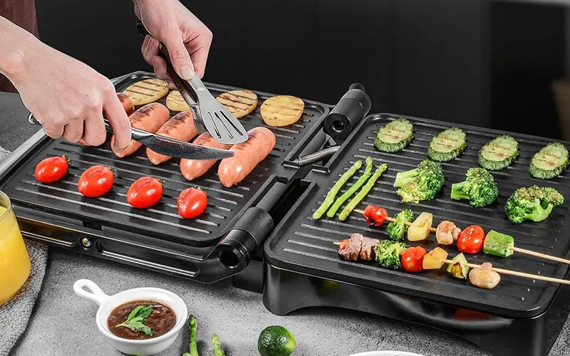 GR-196 Electric Griddle for Steaks with Digital LCD Display and Detachable Plates